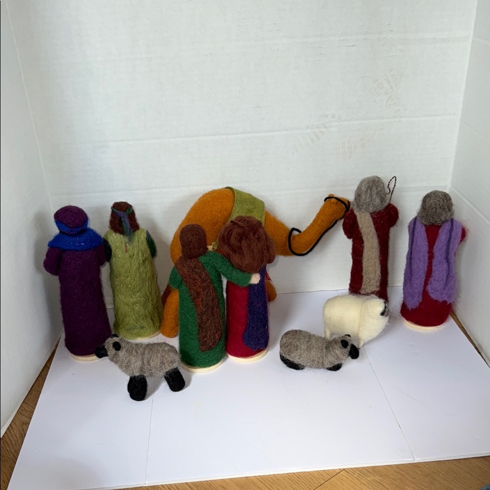 Handcrafted Felt Nativity Set - Picture 7 of 16